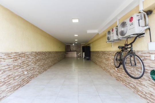 Garagem de casa à venda com 3 quartos, 156m² em Vila Taquari, São Paulo