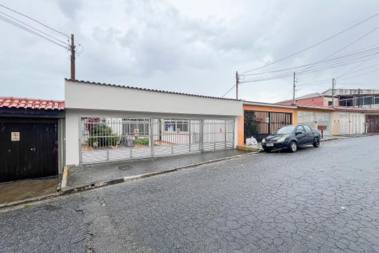 Fachada + plaquinha de casa à venda com 5 quartos, 562m² em Vila Palmares, Santo André