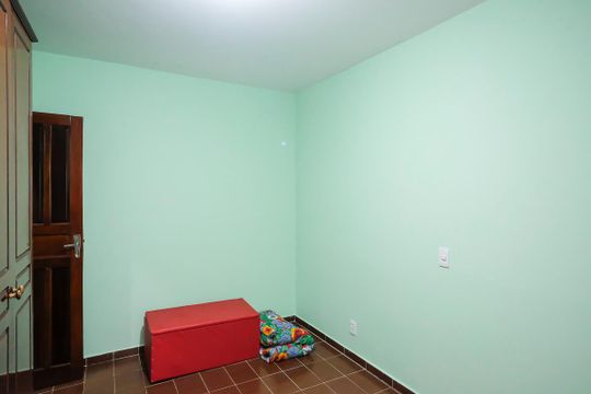 Quarto casa 2 de casa à venda com 5 quartos, 562m² em Vila Palmares, Santo André