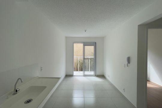 Apartamento à venda com 2 quartos, 32m² em Vila Carmosina, São Paulo
