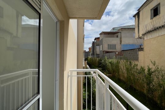 Sacada de apartamento à venda com 2 quartos, 32m² em Vila Carmosina, São Paulo