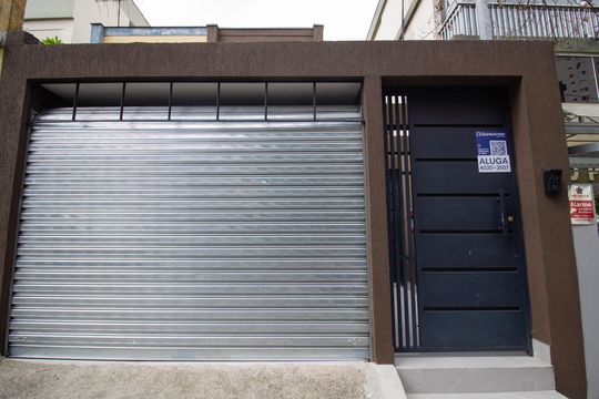 Fachada de kitnet/studio para alugar com 1 quarto, 32m² em Alto de Pinheiros, São Paulo