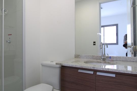 Banheiro da Suíte de kitnet/studio à venda com 1 quarto, 25m² em Vila Nova Conceição, São Paulo