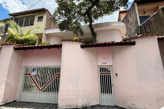 Fachada  de casa à venda com 3 quartos, 187m² em Jardim Palermo, São Bernardo do Campo