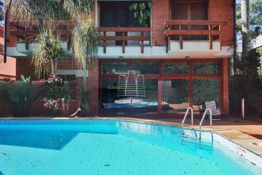 Casa à venda com 4 quartos, 585m² em Alto de Pinheiros, São Paulo