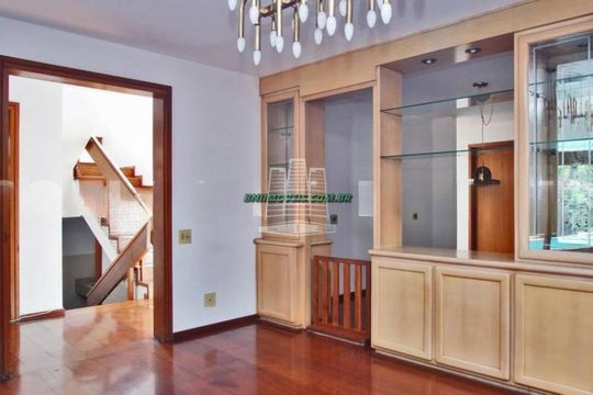 Casa à venda com 4 quartos, 585m² em Alto de Pinheiros, São Paulo
