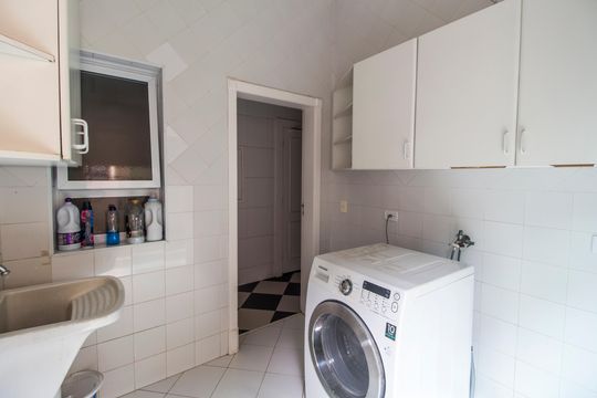 Área de Serviço de casa à venda com 4 quartos, 460m² em Alphaville, Santana de Parnaíba