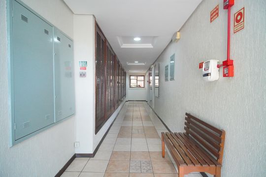 Entrada de apartamento à venda com 1 quarto, 53m² em Centro, São Leopoldo