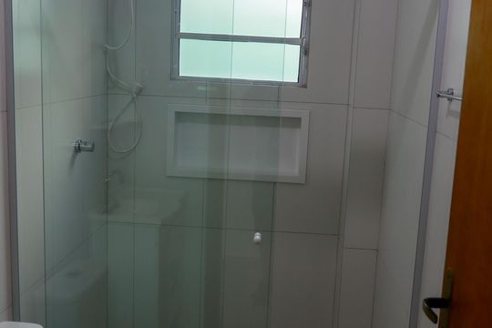Banheiro de casa para alugar com 1 quarto, 70m² em Pestana, Osasco
