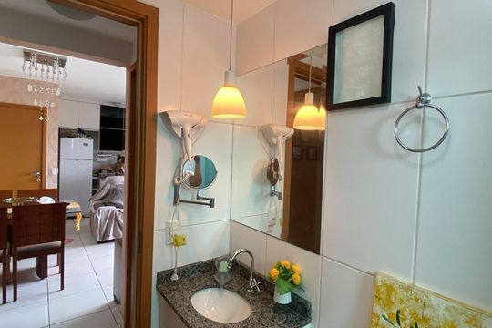 Banheiro de apartamento para alugar com 2 quartos, 56m² em Ipiranga, Goiânia