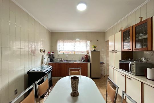 Cozinha de casa para alugar com 4 quartos, 400m² em Vila dos Remedios, São Paulo
