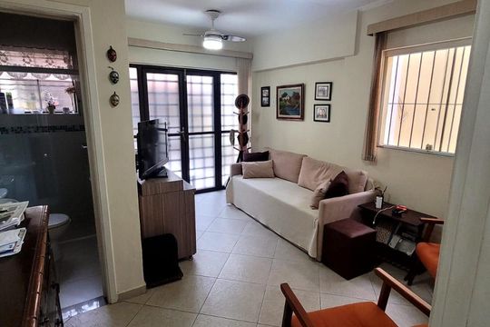 Sala de casa à venda com 4 quartos, 200m² em Vila Pedra Branca, São Paulo