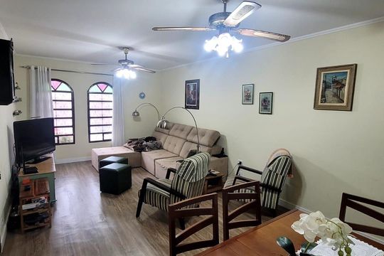 Sala de casa à venda com 4 quartos, 200m² em Vila Pedra Branca, São Paulo
