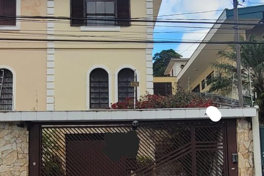 Fachada de casa à venda com 4 quartos, 200m² em Vila Pedra Branca, São Paulo