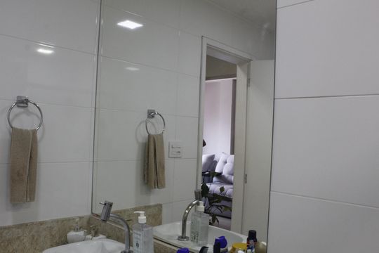 Banheiro Social de apartamento à venda com 3 quartos, 95m² em Tijuca, Rio de Janeiro