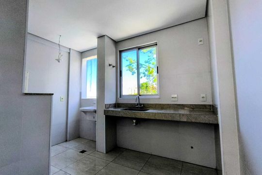 Apartamento à venda com 2 quartos, 45m² em Manacás, Belo Horizonte