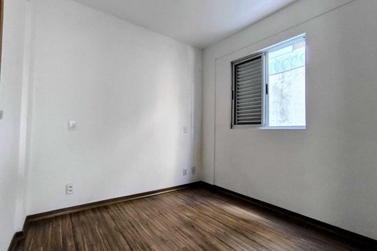 Apartamento à venda com 2 quartos, 45m² em Manacás, Belo Horizonte