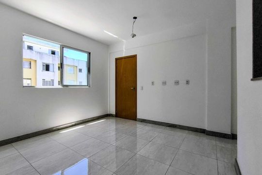 Apartamento à venda com 2 quartos, 45m² em Manacás, Belo Horizonte