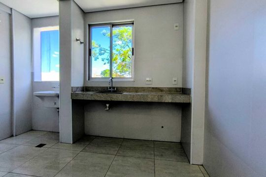 Apartamento à venda com 2 quartos, 45m² em Manacás, Belo Horizonte