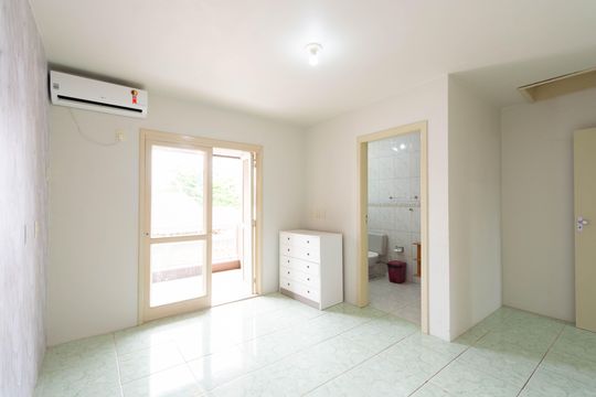 Casa à venda com 3 quartos, 150m² em São José, Canoas