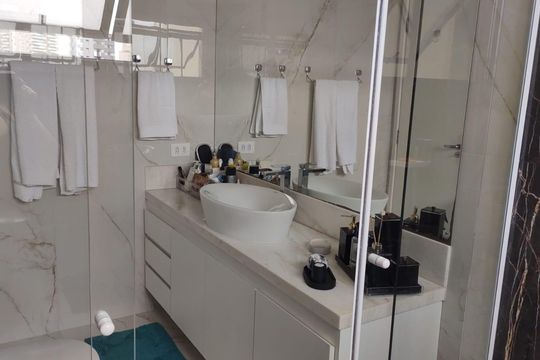 Banheiro de apartamento à venda com 3 quartos, 220m² em Vila Andrade, São Paulo