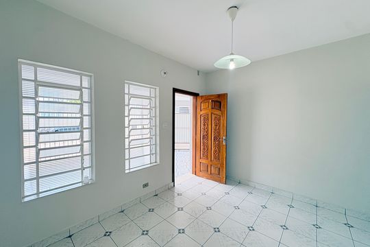 Sala de casa à venda com 2 quartos, 120m² em Jardim Bizarro, Jundiaí