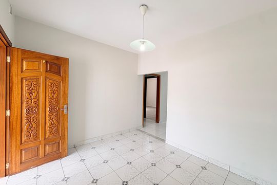 Casa à venda com 2 quartos, 120m² em Jardim Bizarro, Jundiaí