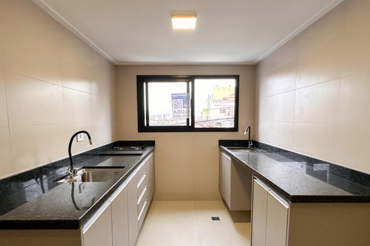 Cozinha de apartamento para alugar com 1 quarto, 39m² em Vila Alvinopolis, São Bernardo do Campo