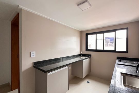 Cozinha de apartamento para alugar com 1 quarto, 39m² em Vila Alvinopolis, São Bernardo do Campo