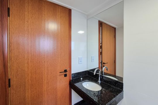 Banheiro Social de apartamento para alugar com 1 quarto, 39m² em Vila Alvinopolis, São Bernardo do Campo