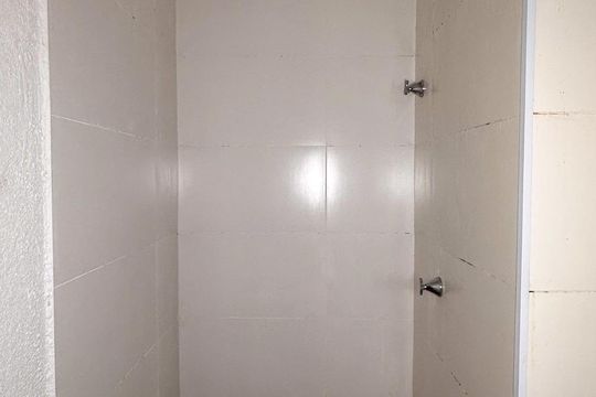 Banheiro de apartamento à venda com 2 quartos, 37m² em Jardim São Luís, São Paulo