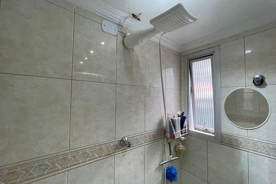 Banheiro de apartamento à venda com 2 quartos, 74m² em Jardim Ester, São Paulo
