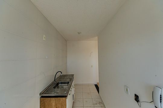 Cozinha de apartamento à venda com 2 quartos, 44m² em Vila Alpina, São Paulo