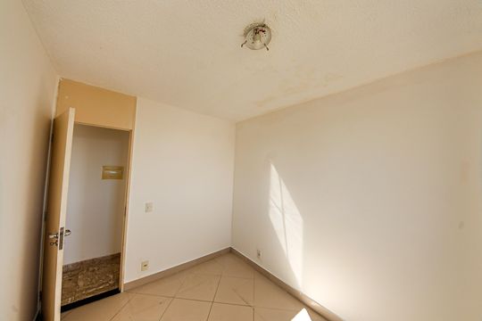Quarto 2 de apartamento à venda com 2 quartos, 44m² em Vila Alpina, São Paulo