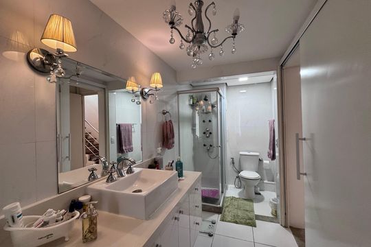 Suíte 1 - Banheiro de apartamento à venda com 3 quartos, 139m² em Recreio dos Bandeirantes, Rio de Janeiro
