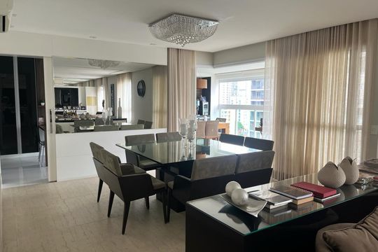 Apartamento à venda com 3 quartos, 210m² em Vila Olímpia, São Paulo