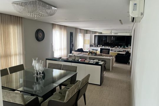 Apartamento à venda com 3 quartos, 210m² em Vila Olímpia, São Paulo