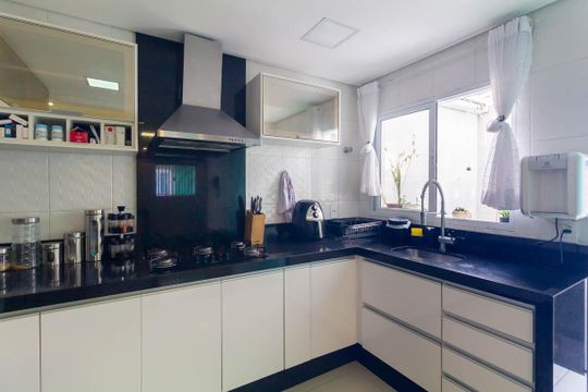 Cozinha de casa de condomínio para alugar com 3 quartos, 160m² em Vila Independencia, São Paulo