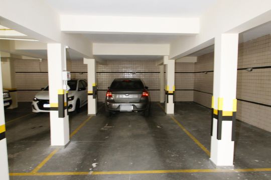 Garagem de apartamento à venda com 4 quartos, 269m² em Alto Caiçaras, Belo Horizonte