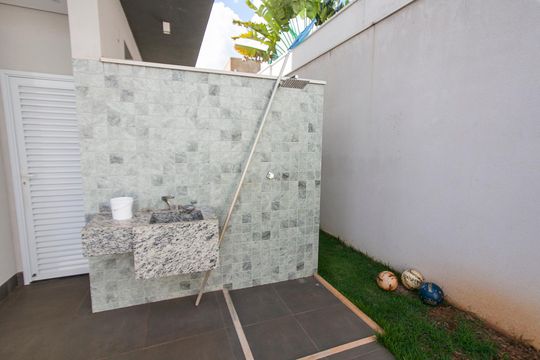 Piscina de casa de condomínio para alugar com 4 quartos, 313m² em Granja Marileusa, Uberlândia