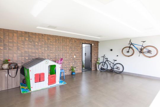 Garagem de casa de condomínio para alugar com 4 quartos, 313m² em Granja Marileusa, Uberlândia