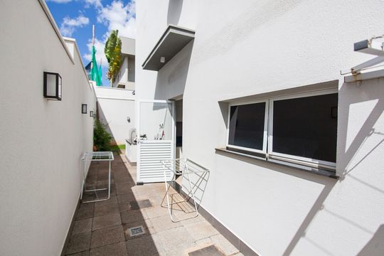Quintal de casa de condomínio para alugar com 4 quartos, 313m² em Granja Marileusa, Uberlândia