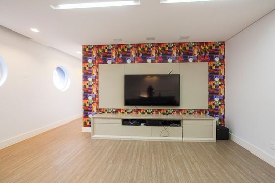 Sala de TV de casa de condomínio para alugar com 4 quartos, 313m² em Granja Marileusa, Uberlândia