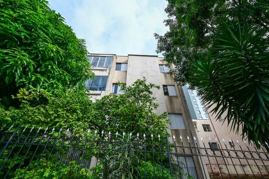 Fachada de apartamento à venda com 2 quartos, 76m² em Chácara Agrindus, Taboão da Serra