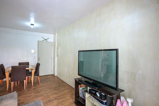 Sala de apartamento à venda com 2 quartos, 76m² em Chácara Agrindus, Taboão da Serra