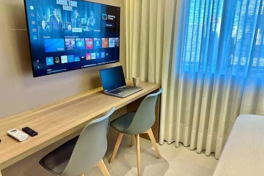 Fachada  de kitnet/studio para alugar com 1 quarto, 27m² em Três Figueiras, Porto Alegre