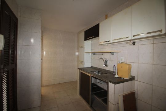 Cozinha de casa de condomínio à venda com 2 quartos, 81m² em Taquara, Rio de Janeiro