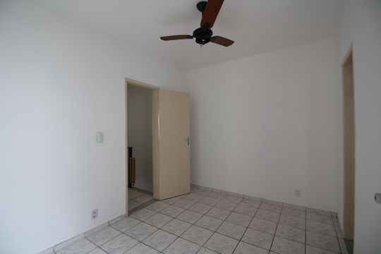 Quarto 1 de casa de condomínio à venda com 2 quartos, 81m² em Taquara, Rio de Janeiro