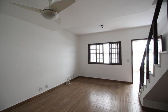 Sala de casa de condomínio à venda com 2 quartos, 81m² em Taquara, Rio de Janeiro