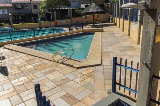 Piscina de casa de condomínio à venda com 3 quartos, 310m² em Jardim Angela (zona Leste), São Paulo